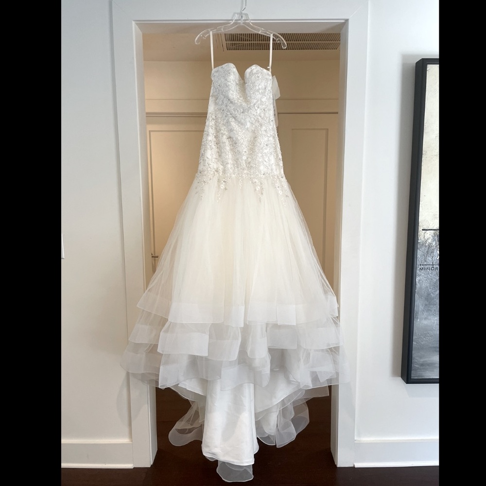 Alfred Angelo, size 8, Disney Wedding Dress Collection. Ivory color and NWT.